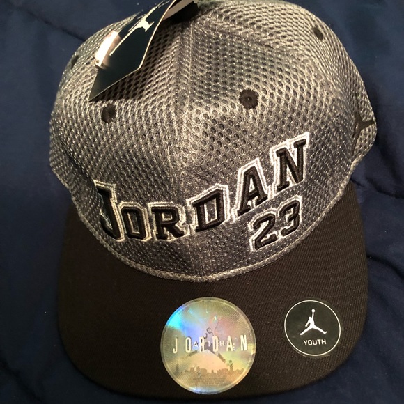 Jordan Silver and Black Youth Snapback - Picture 1 of 3